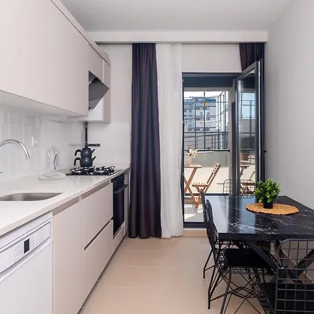 Amazing Flat Near Metro With Balcony In Pendik Διαμέρισμα Κωνσταντινούπολη