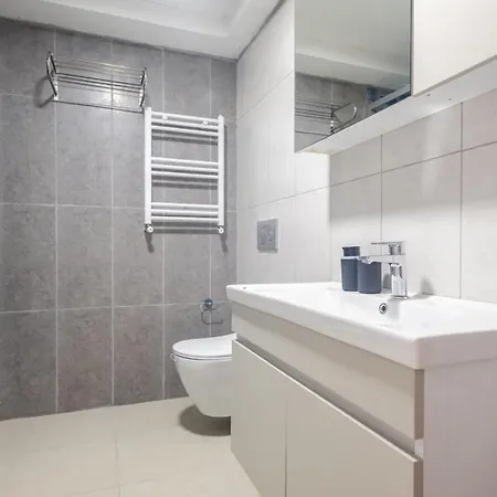 Amazing Flat Near Metro With Balcony In Pendik Διαμέρισμα